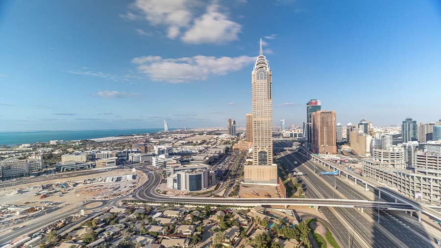How to Choose the Right UAE Free Zone: Practical Guide for Foreign Investors